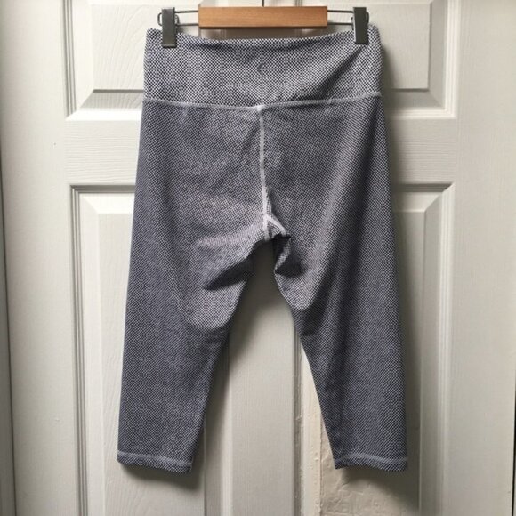 ZYIA Active Black White Geometric Print Crops Sz 8-10 - Picture 4 of 7